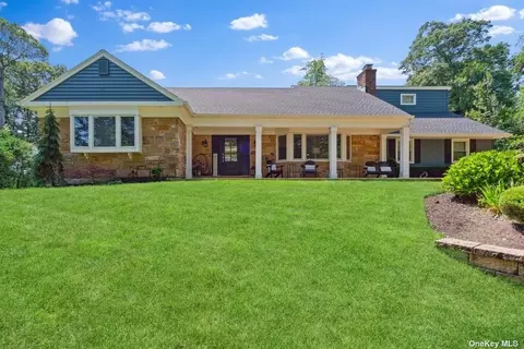 33 Rustic Gate Ln, Dix Hills, NY 11746