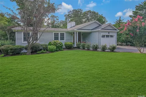 86 Bay Dr E, Huntington, NY 11743