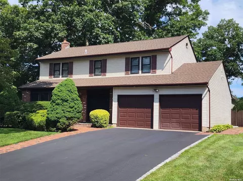 1 Quincy Ln, Smithtown, NY 11787