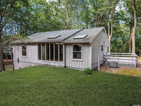 282 Dogwood Dr, Wading River, NY 11792