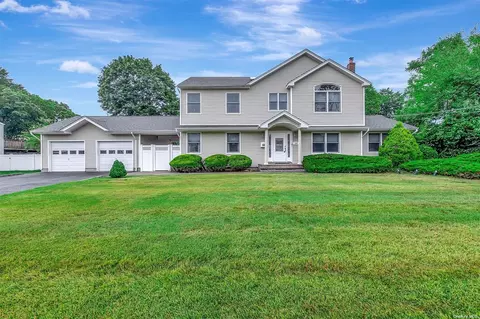 119 Marion St, Sayville, NY 11782