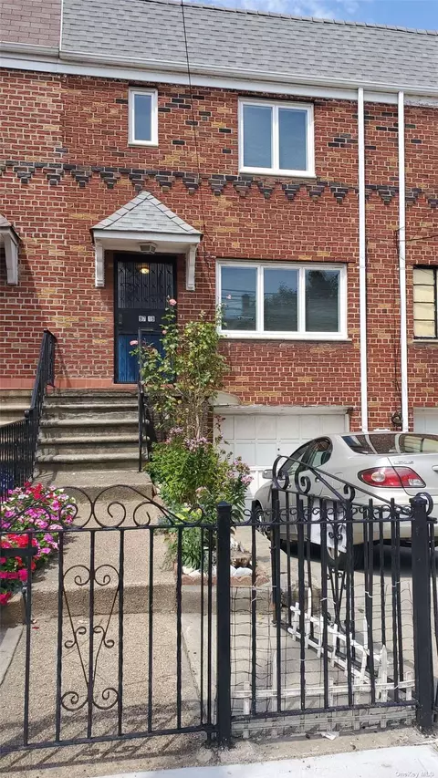 97-19 42nd Ave, Corona, NY 11368