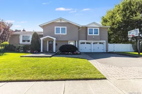 29 Tioga Dr, Jericho, NY 11753