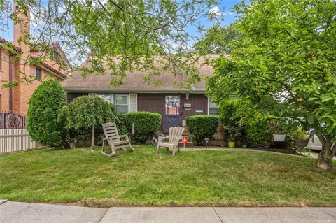 23-42 129th St, College Point, NY 11356