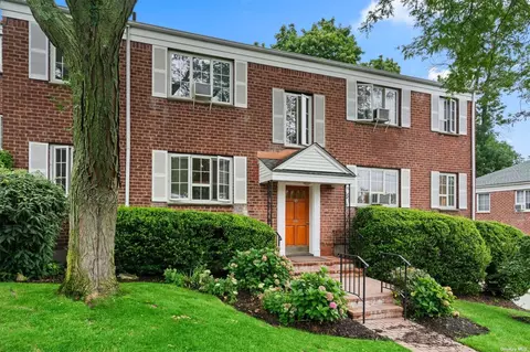 49 Nathan Hale Dr #12A, Huntington, NY 11743