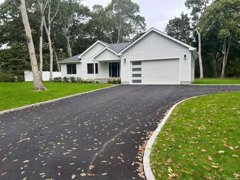 18 Daly Ct, Aquebogue, NY 11931