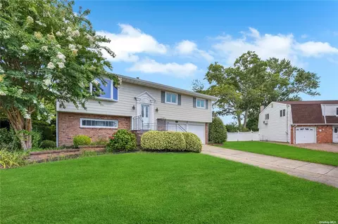 23 Windham Ln, Ronkonkoma, NY 11779
