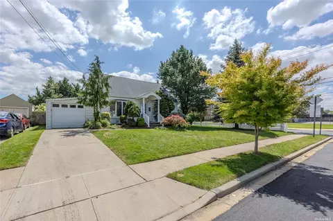 2348 Elbert Ave, North Bellmore, NY 11710