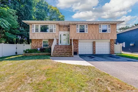 3046 Linden St, Wantagh, NY 11793