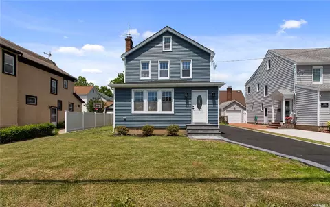 125 Wicks Ln, Malverne, NY 11565