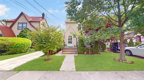 289 Spruce St, West Hempstead, NY 11552