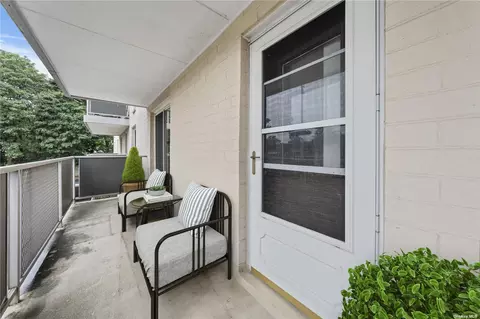 135 Post Ave #2B, Westbury, NY 11590