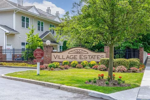 71 Sarah Ct #71, Amityville, NY 11701