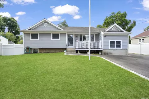 1332 Illinois Ave, Bay Shore, NY 11706