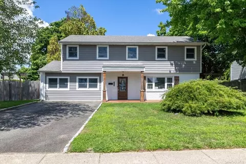115 Ketridge St, West Babylon, NY 11704
