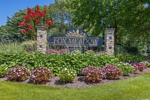1309 Sara Cir #1309, Port Jefferson Station, NY 11776