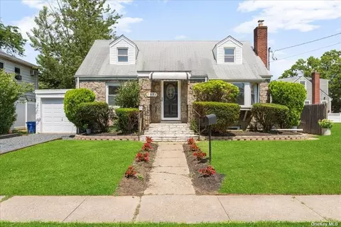 1891 Aaron Ave, East Meadow, NY 11554