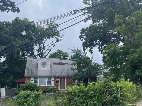 602 Porter St, Elmont, NY 11003