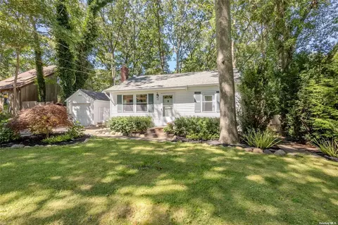 12 Corchaug Trl, Ridge, NY 11961