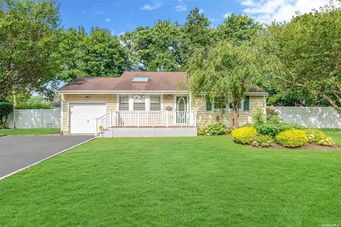 2804 John Roe Smith Ave, Medford, NY 11763