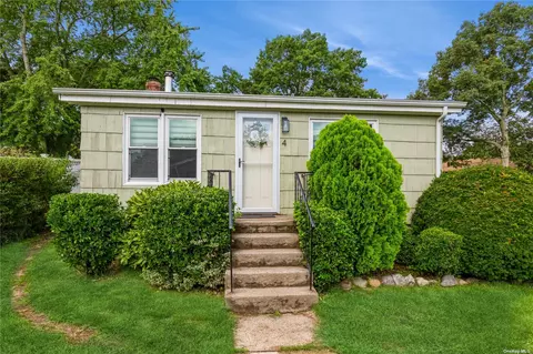 4 W Shore Dr, Patchogue, NY 11772