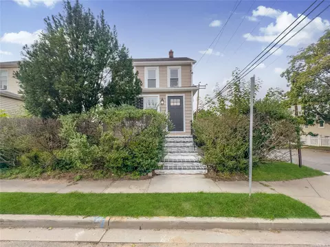34 Satterie Ave, Valley Stream, NY 11580