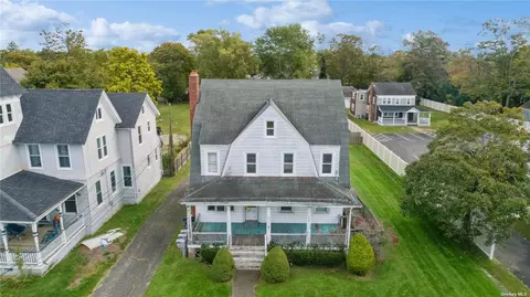 299 S Ocean Ave, Patchogue, NY 11772 photo 1