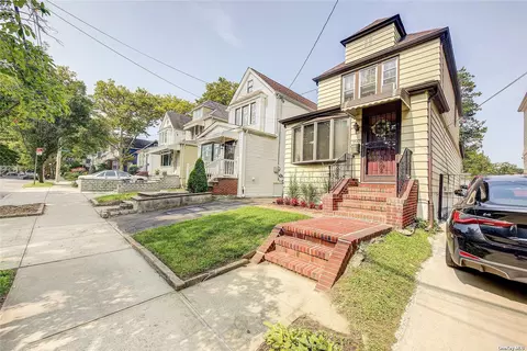 90-09 69th Ave, Forest Hills, NY 11375