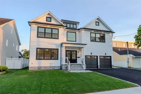 542 Derby Dr S, Oceanside, NY 11572