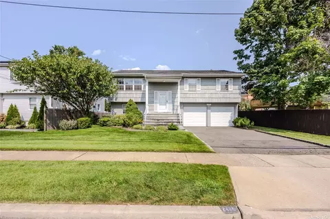 2485 Margaret St, Bellmore, NY 11710