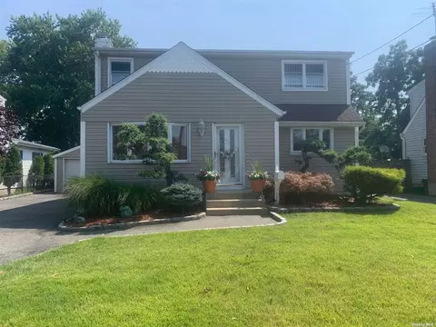 1329 Walker Ave, North Bellmore, NY 11710