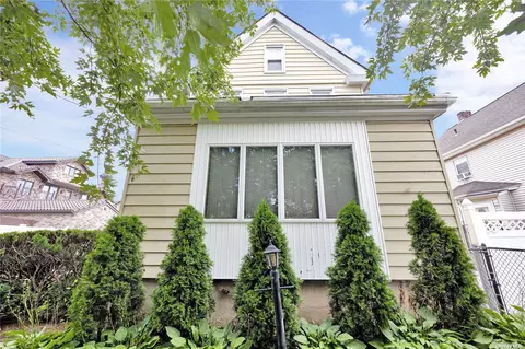 149-58 15th Road Rd, Whitestone, NY 11357