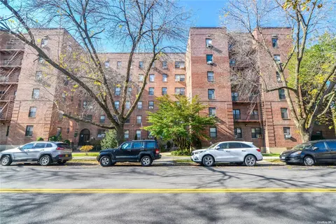 29-08 139 St #3B, Flushing, NY 11354