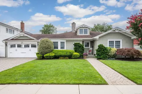 612 E Penn St, Long Beach, NY 11561
