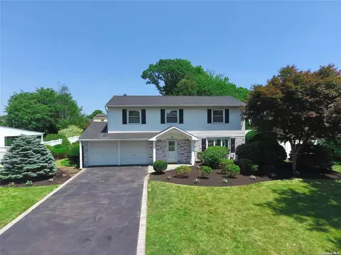 19 Brookstan Rd, Nesconset, NY 11767