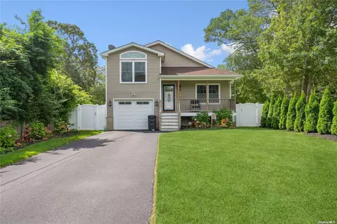 54 Baybright W Dr, Shirley, NY 11967