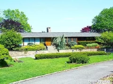 17 Blue Sea Ln, Great Neck, NY 11024