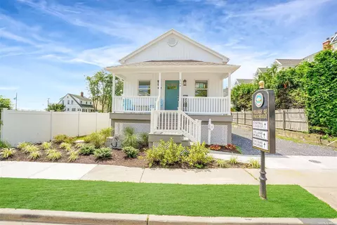564 S Ocean Ave, Patchogue, NY 11772
