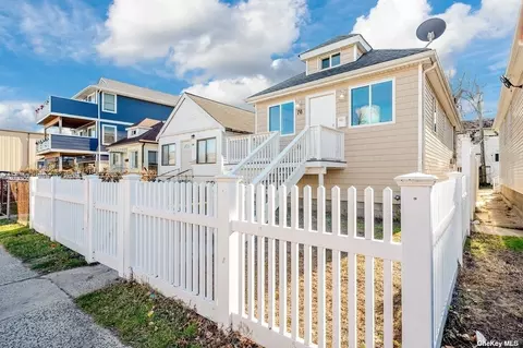 76 E Pine St, Long Beach, NY 11561