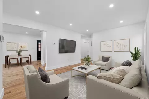 80-18 250th St, Bellerose, NY 11426