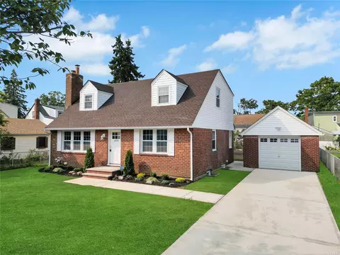 1376 Clay St, Elmont, NY 11003