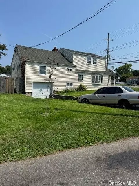 1 W Lyons St, Melville, NY 11747