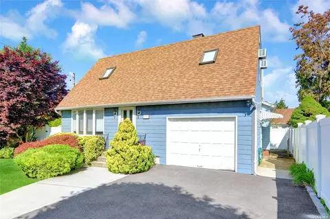 2317 Lincoln St, North Bellmore, NY 11710