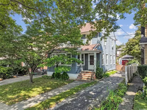 38-17 Clearview Expy, Bayside, NY 11361