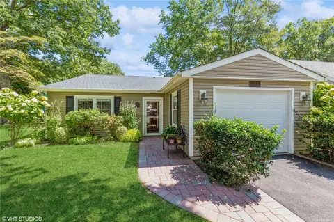 153 Laurance Ln #153, Ridge, NY 11961