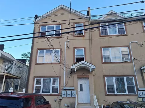 29-11 Lewmay Rd, Far Rockaway, NY 11691