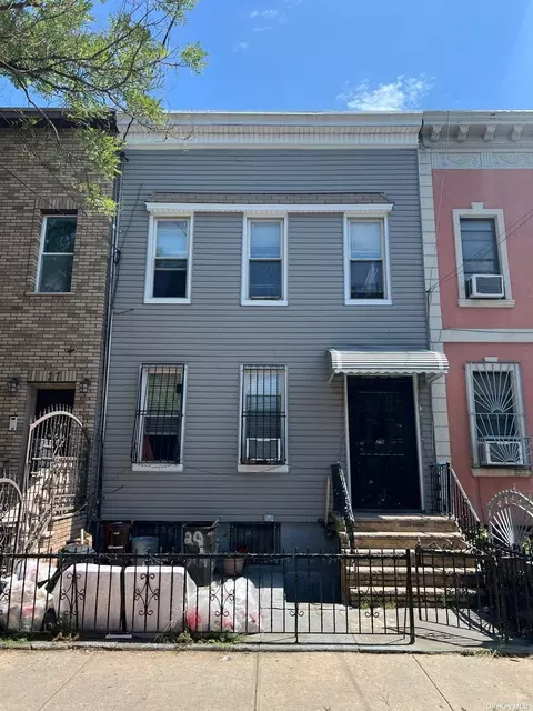 29 Pine St, Brooklyn, NY 11208