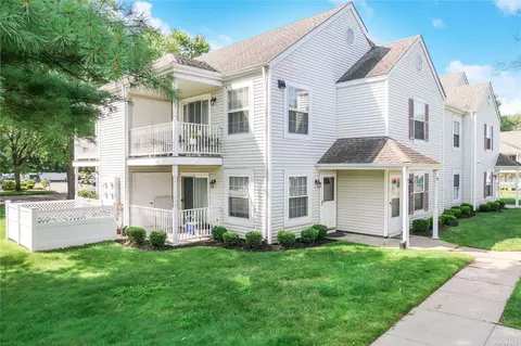 131 Fairview Cir #275L, Middle Island, NY 11953