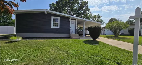 236 Jefferson Ave, Amityville, NY 11701