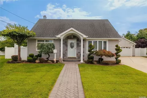 3071 Xavier Ct, Oceanside, NY 11572